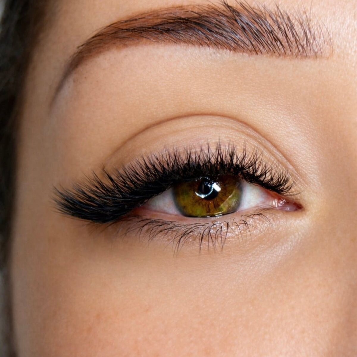 Extensiones de pestañas con efecto Fox Eyes