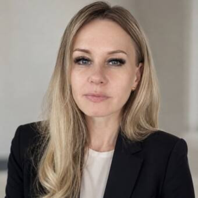 Olga, especialista en extensiones de pestañas de Lash Beauty Málaga