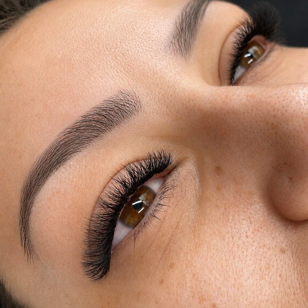 Trabajo de extensiones de pestañas realizado en Lash Beauty Málaga