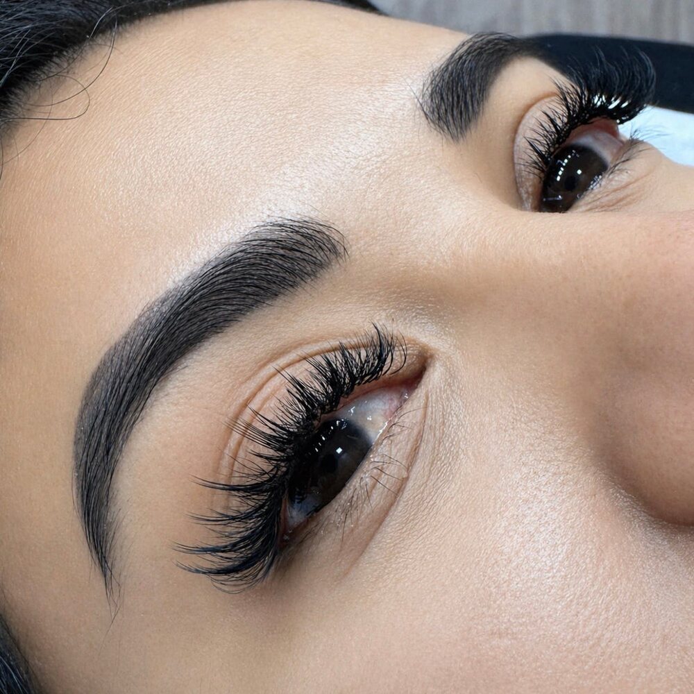 Trabajo de extensiones de pestañas realizado en Lash Beauty Málaga